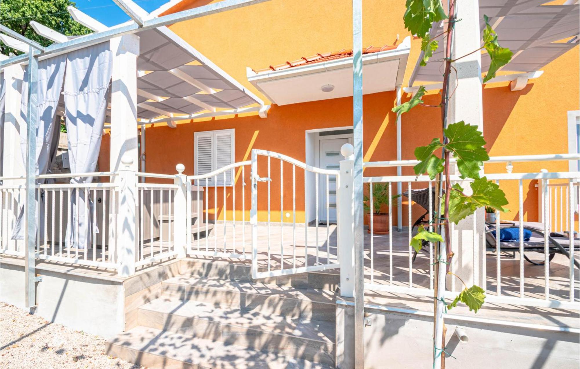Nice Apartment In Orebic With House Sea View Buitenkant foto